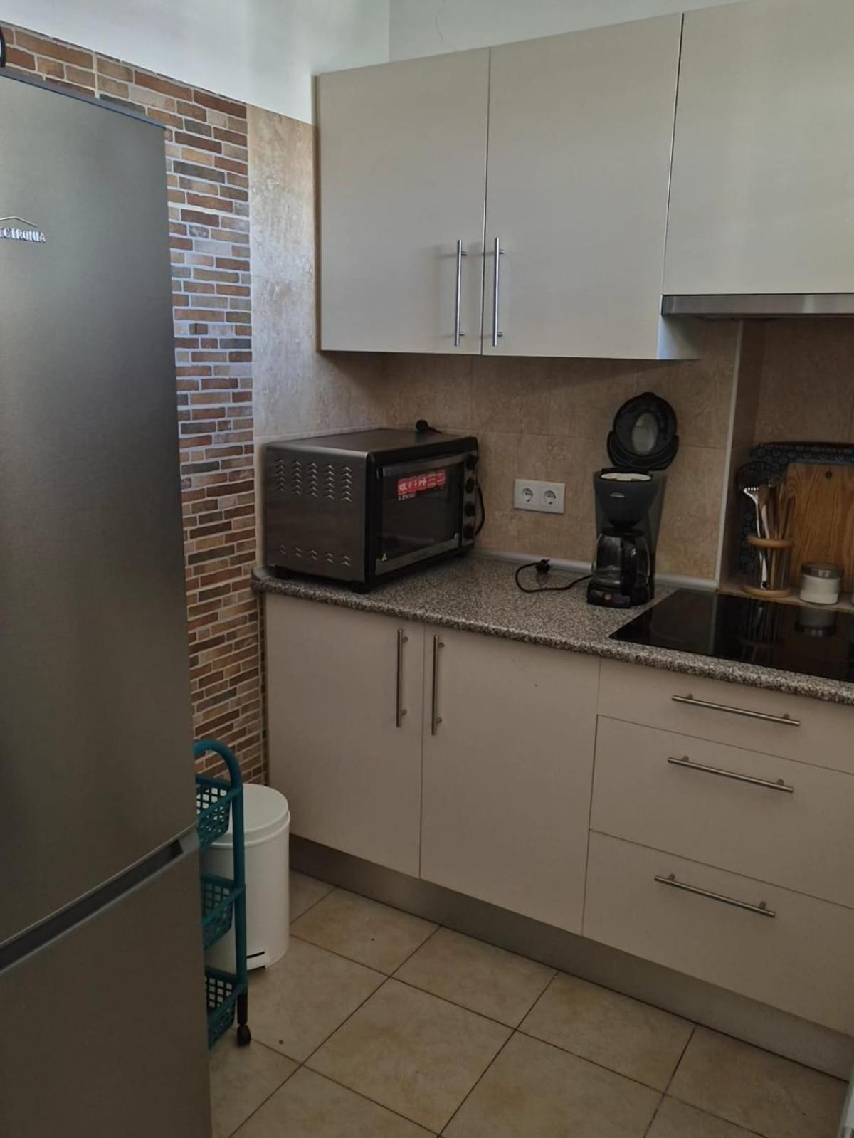 Miramar Apartments Портиман Экстерьер фото